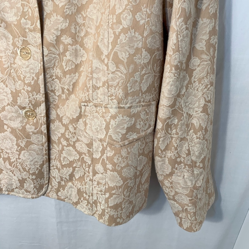 Dialogue Button Front Jacket - image 7